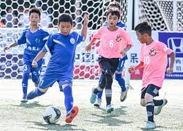 年薪2亿年薪，转会费将超过5300万！沙特不放弃萨拉赫，新月最可能出手